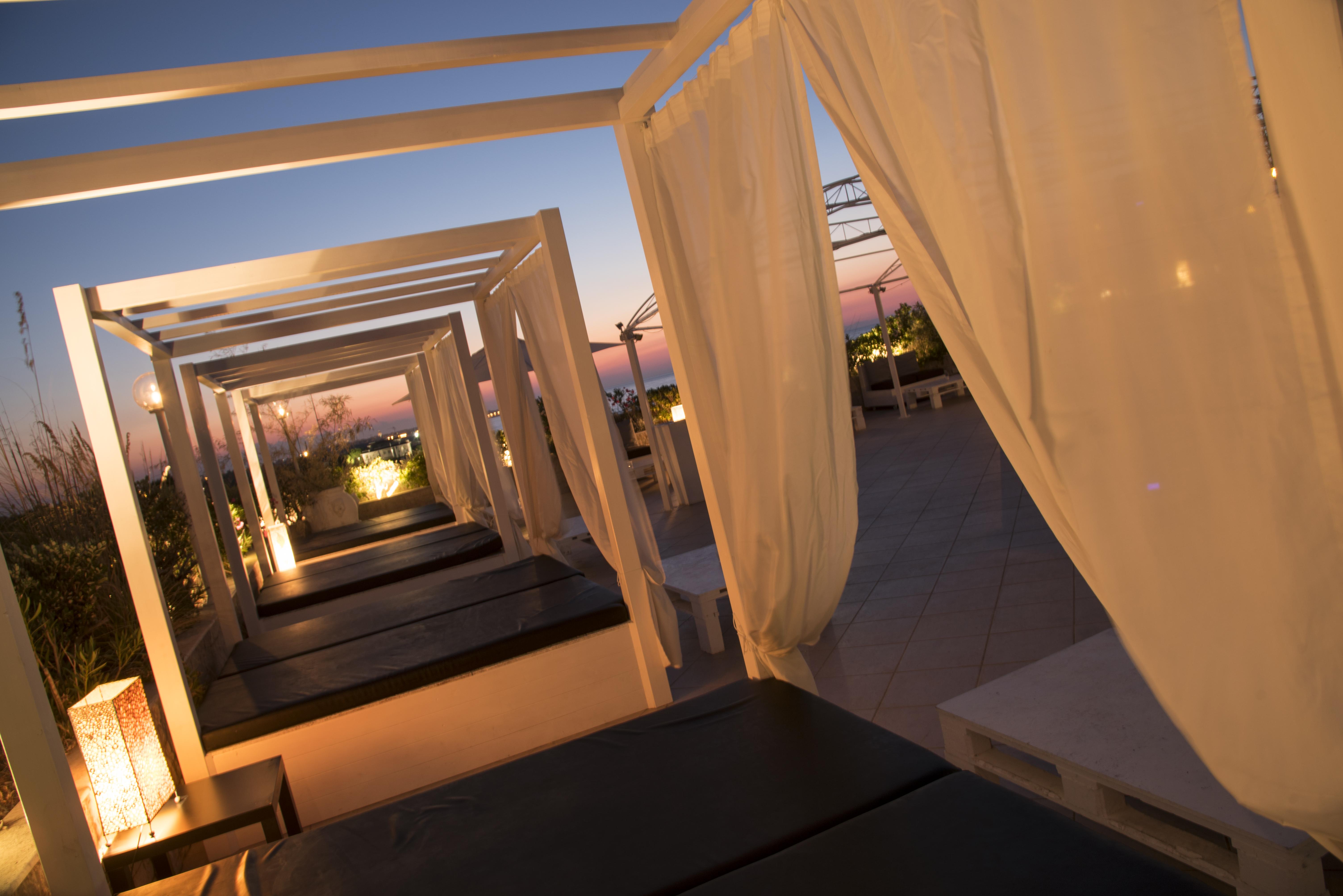 Hotel Riva Del Sole โจวีนัซโซ ภายนอก รูปภาพ