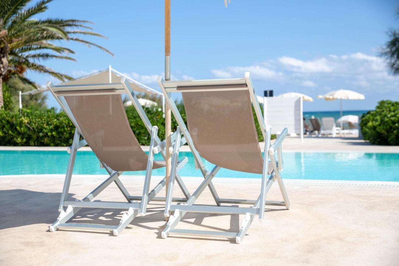 Hotel Riva Del Sole โจวีนัซโซ ภายนอก รูปภาพ